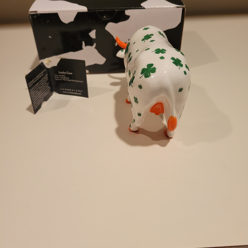 Cow PARADE Lucky Cow - Picture 4 of 4